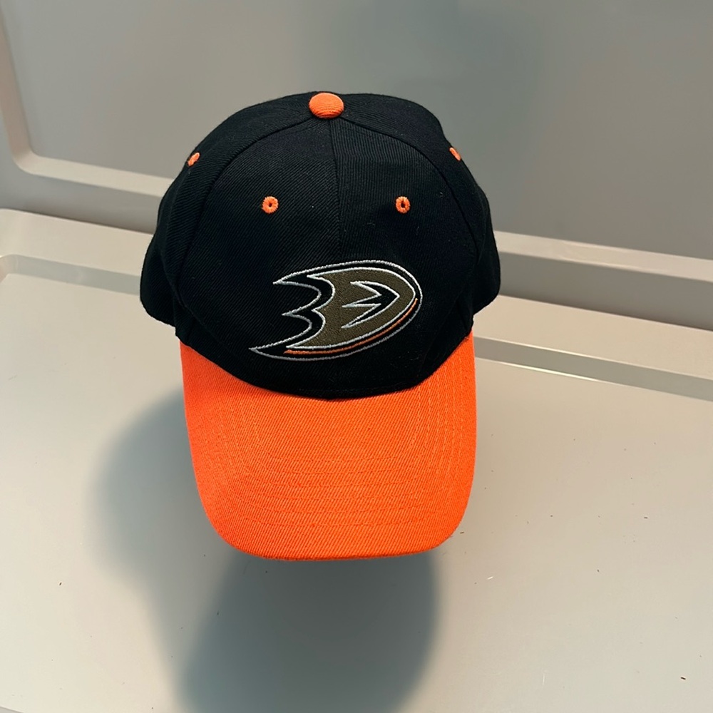 Anaheim Mighty Ducks Core Primary Logo Black/Orange SnapBack adjustable hat OS
